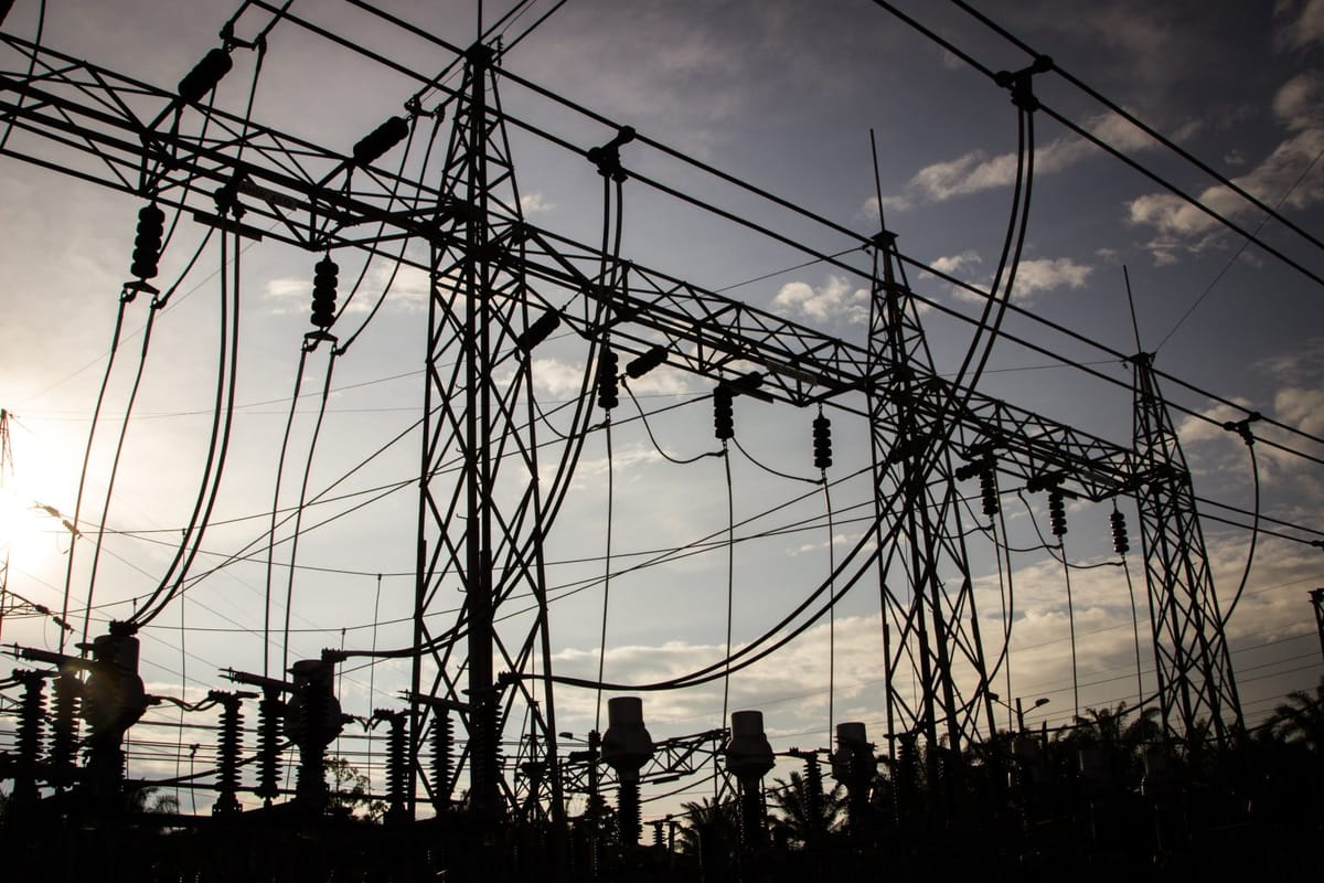 ¿Los recortes de energía en las empresas se extenderán a los hogares?