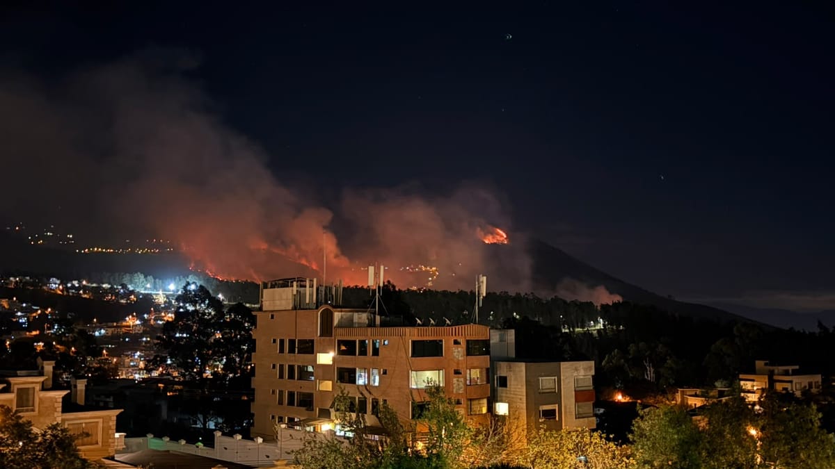 QUITO BAJO PRESIÓN POR LOS INCENDIOS FORESTALES