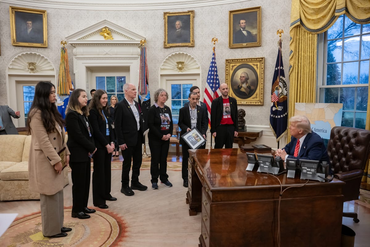 A Trump no le da miedo las alertas de riesgos de la IA