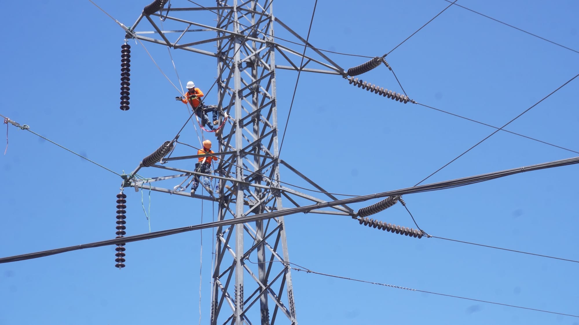 ¿Energía de Colombia evitará los apagones en Ecuador?